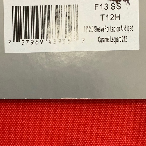 Jansport 13” 2.0 DIGITAL SLEEVE - Red/Caramel Leopard - Picture 7 of 7